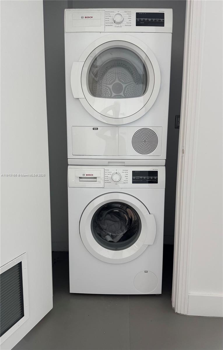 METROPOLIS I AT DADELAND - Residential