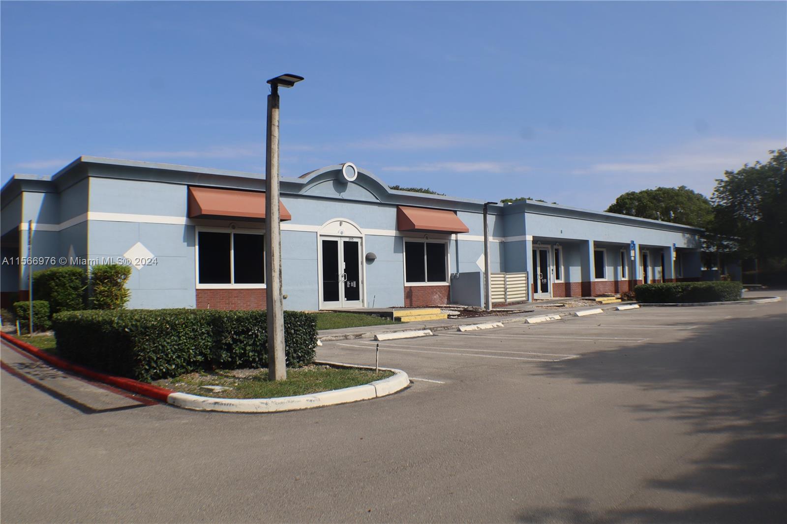 FOR LEASE: Class A medical space in Plantation’s highly-popular Midtown Plaza. This location has 10 exam rooms, 6 offices, 5 ADA compliant restrooms, 2 reception areas, 1 conference room, 1 surgery room, 1 pre-op room, 1 recovery room, and 1 kitchenette/breakroom. Welcoming and professional environment with plenty of windows and natural light. This is an excellent space for medical use! Tenant responsible for monthly lease plus sales tax.