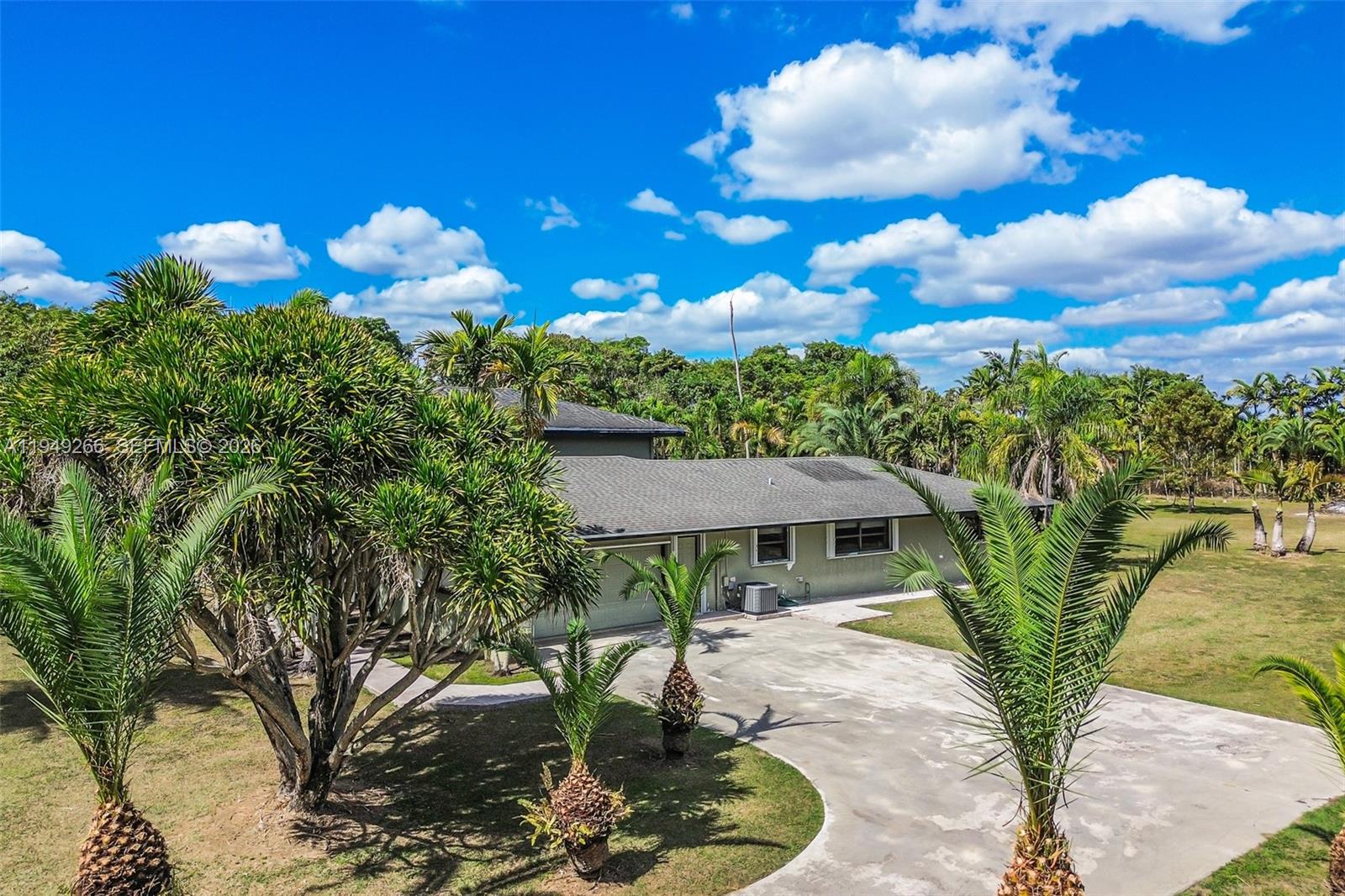 Redland SFH 5 acres - Residential