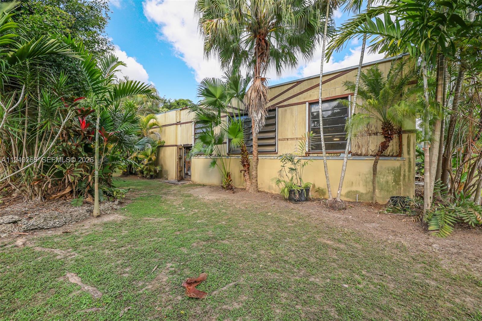 Redland SFH 5 acres - Residential