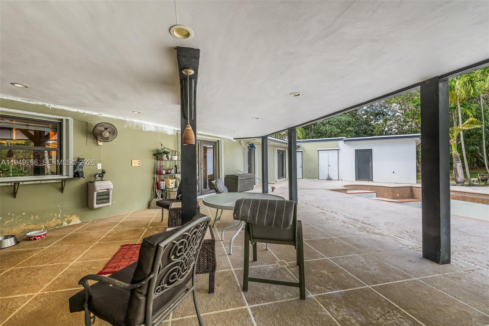 Redland SFH 5 acres - Residential