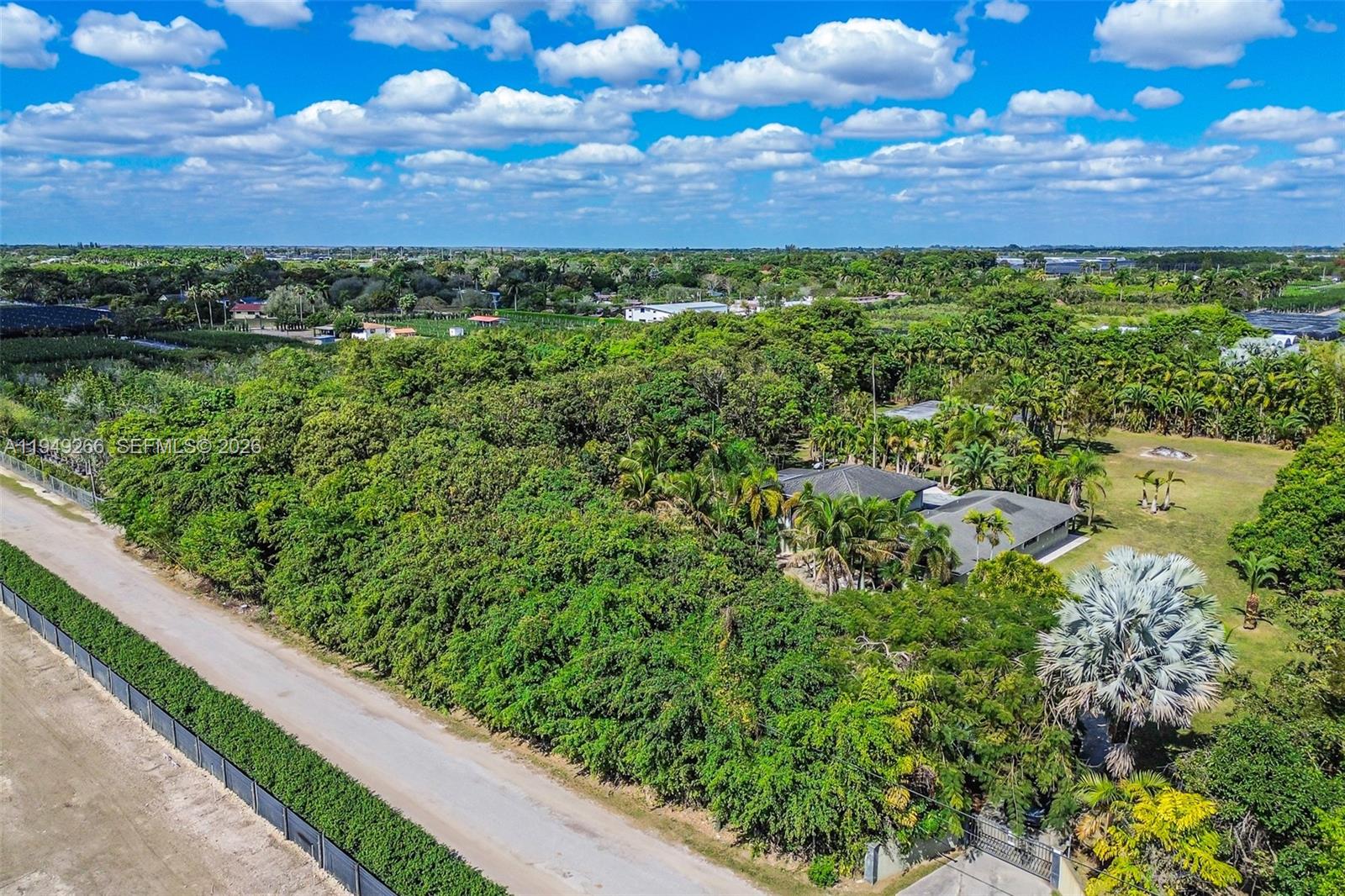 Redland SFH 5 acres - Residential