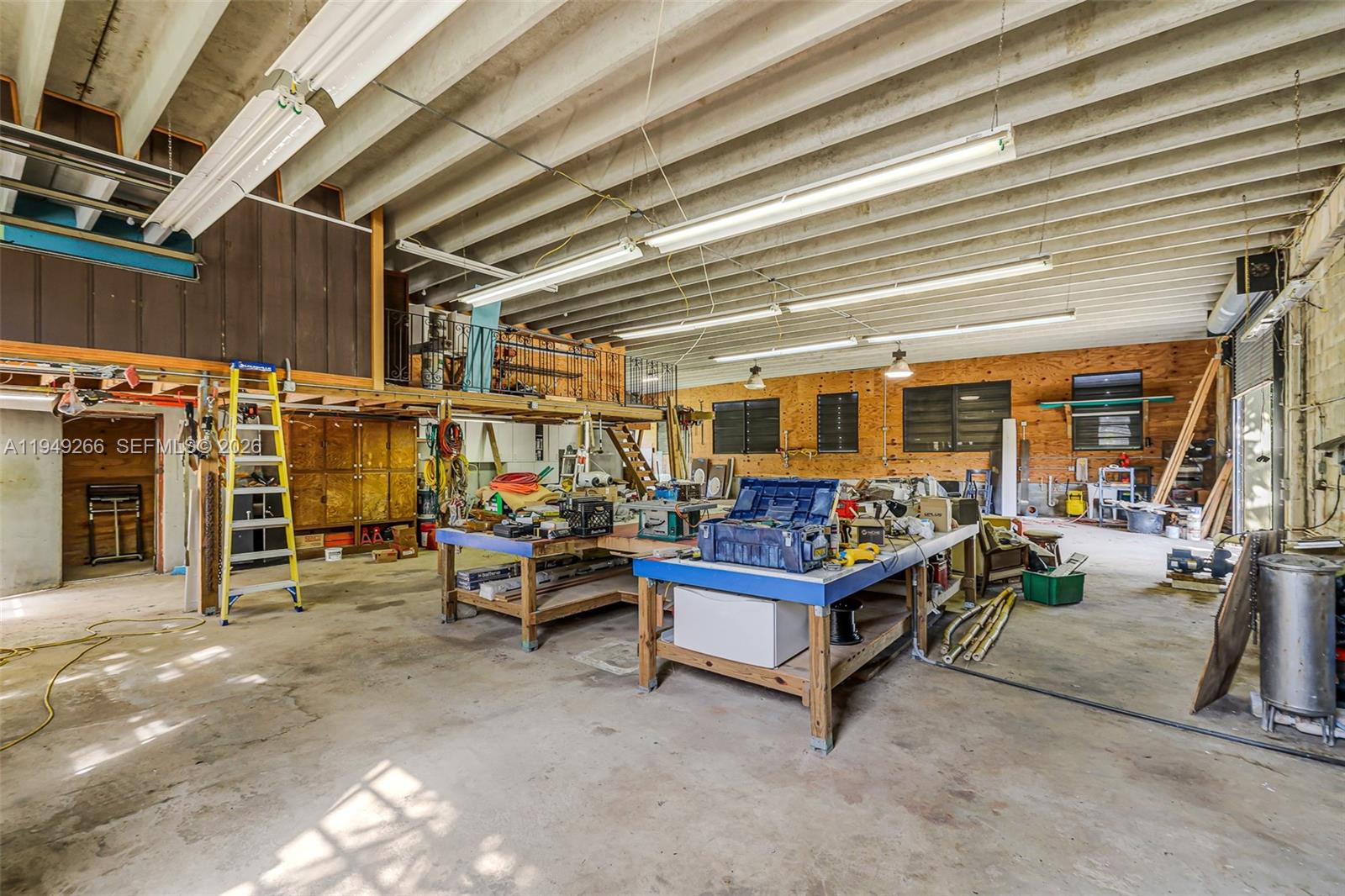 Redland SFH 5 acres - Residential