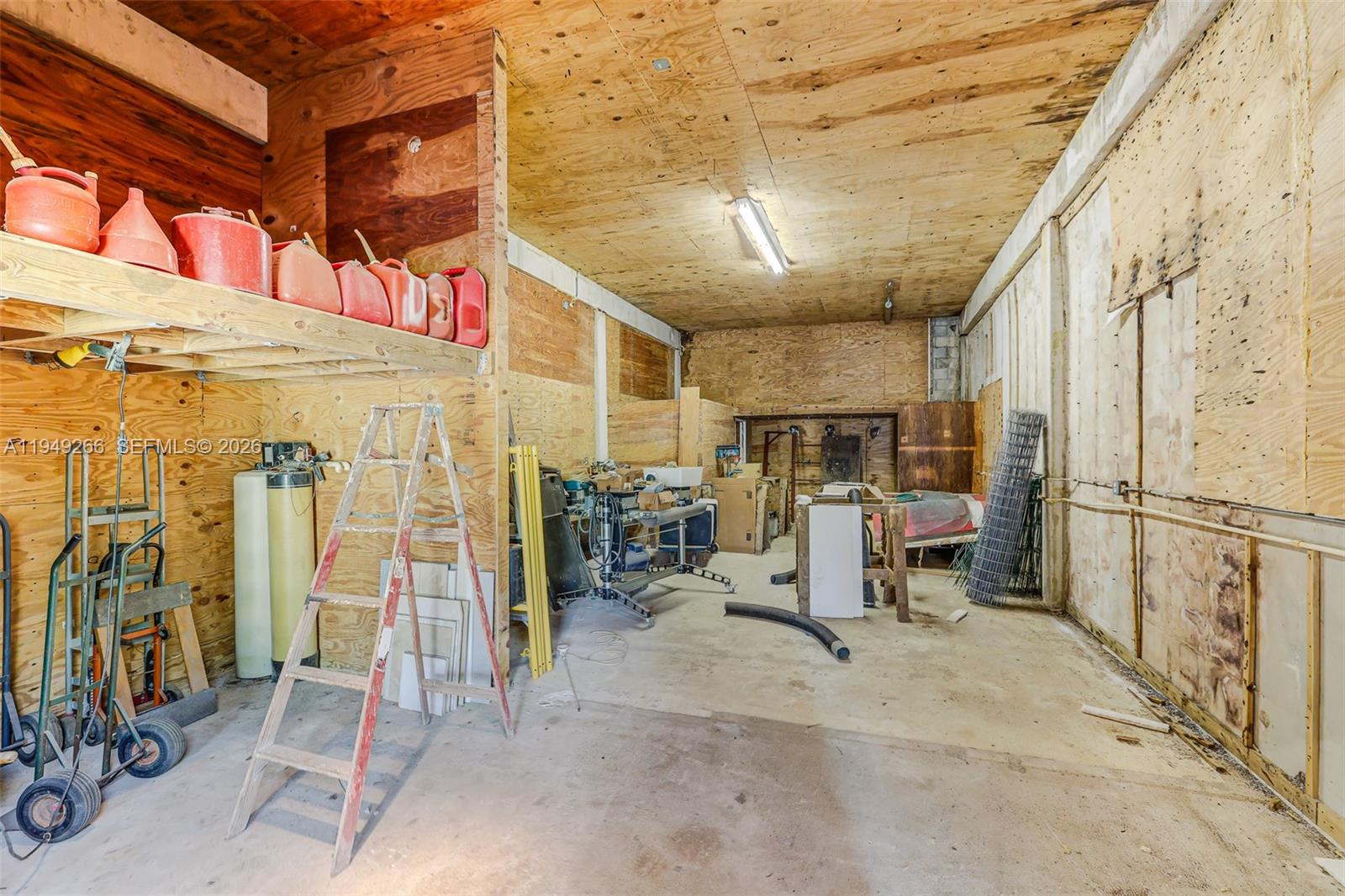 Redland SFH 5 acres - Residential