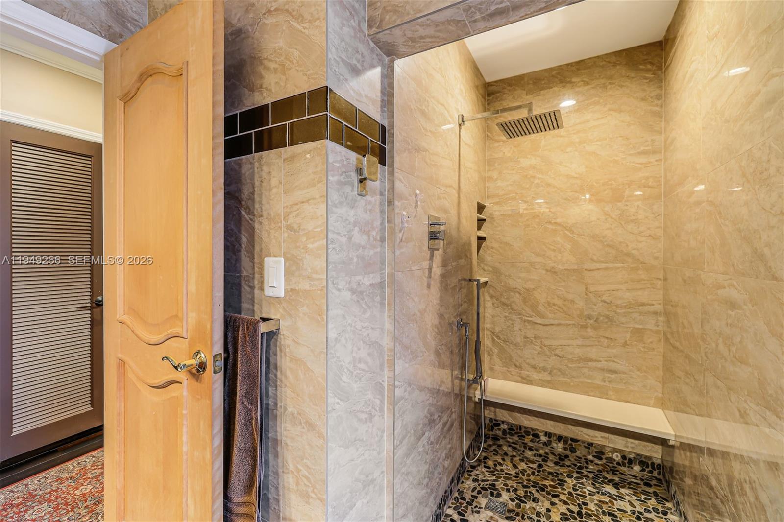 Redland SFH 5 acres - Residential