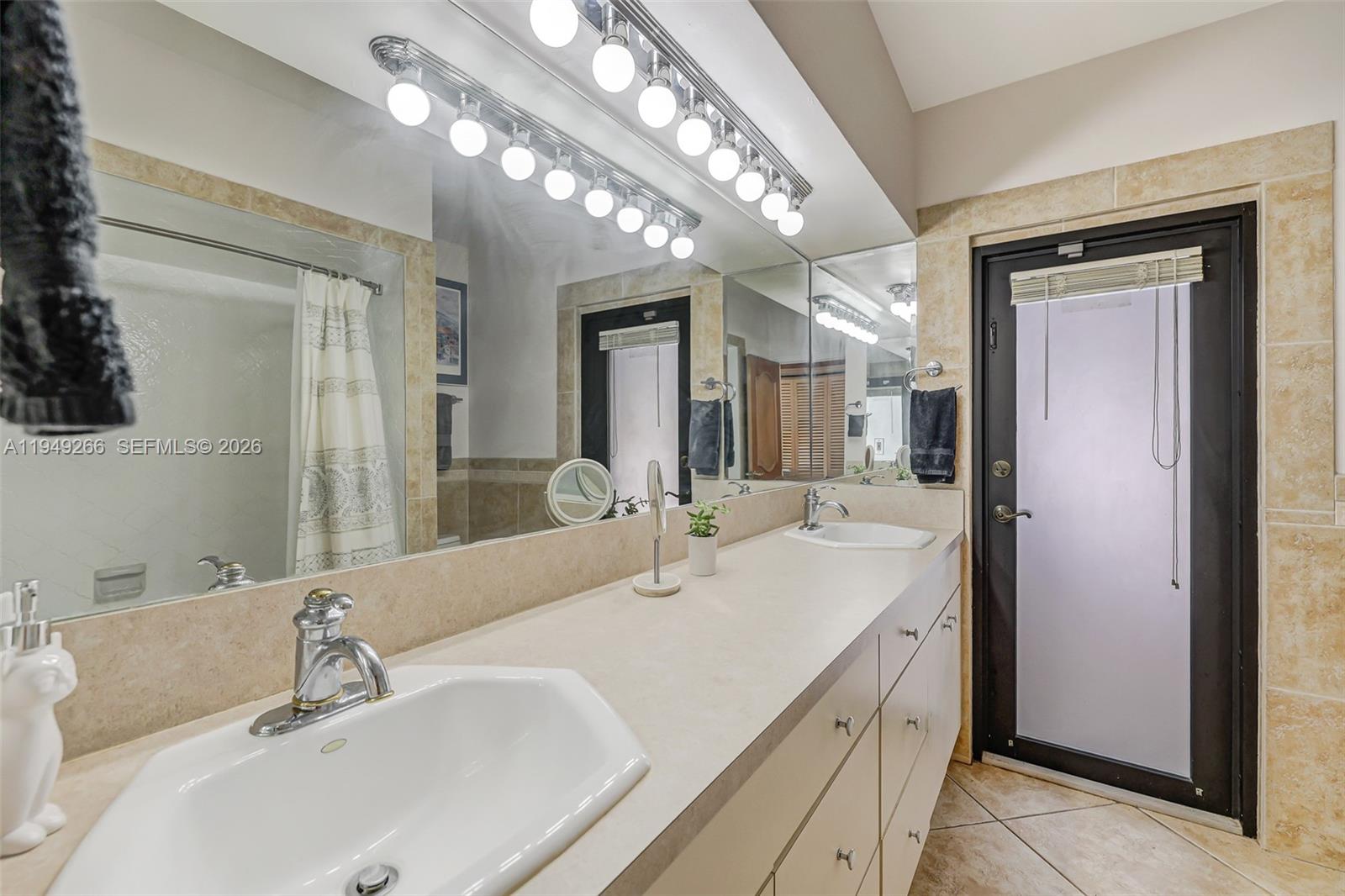 Redland SFH 5 acres - Residential