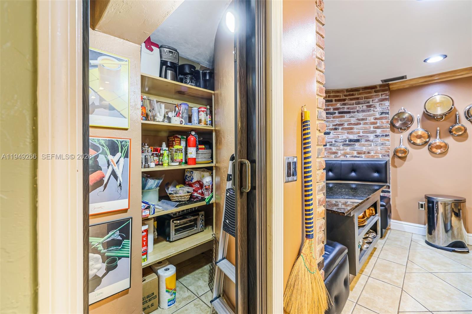 Redland SFH 5 acres - Residential