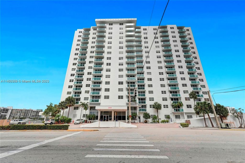 Photo of 3000 S Ocean Dr #1606, Hollywood, FL 33019 (MLS # A11450359)