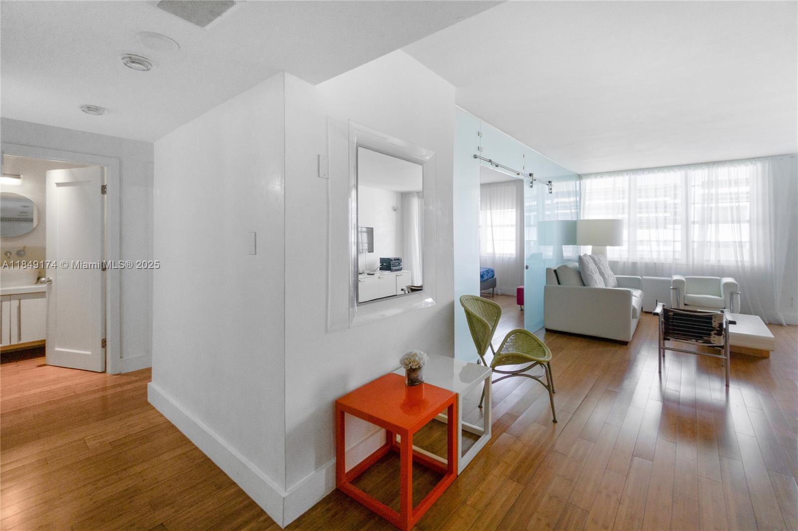 100 Lincoln Rd 923