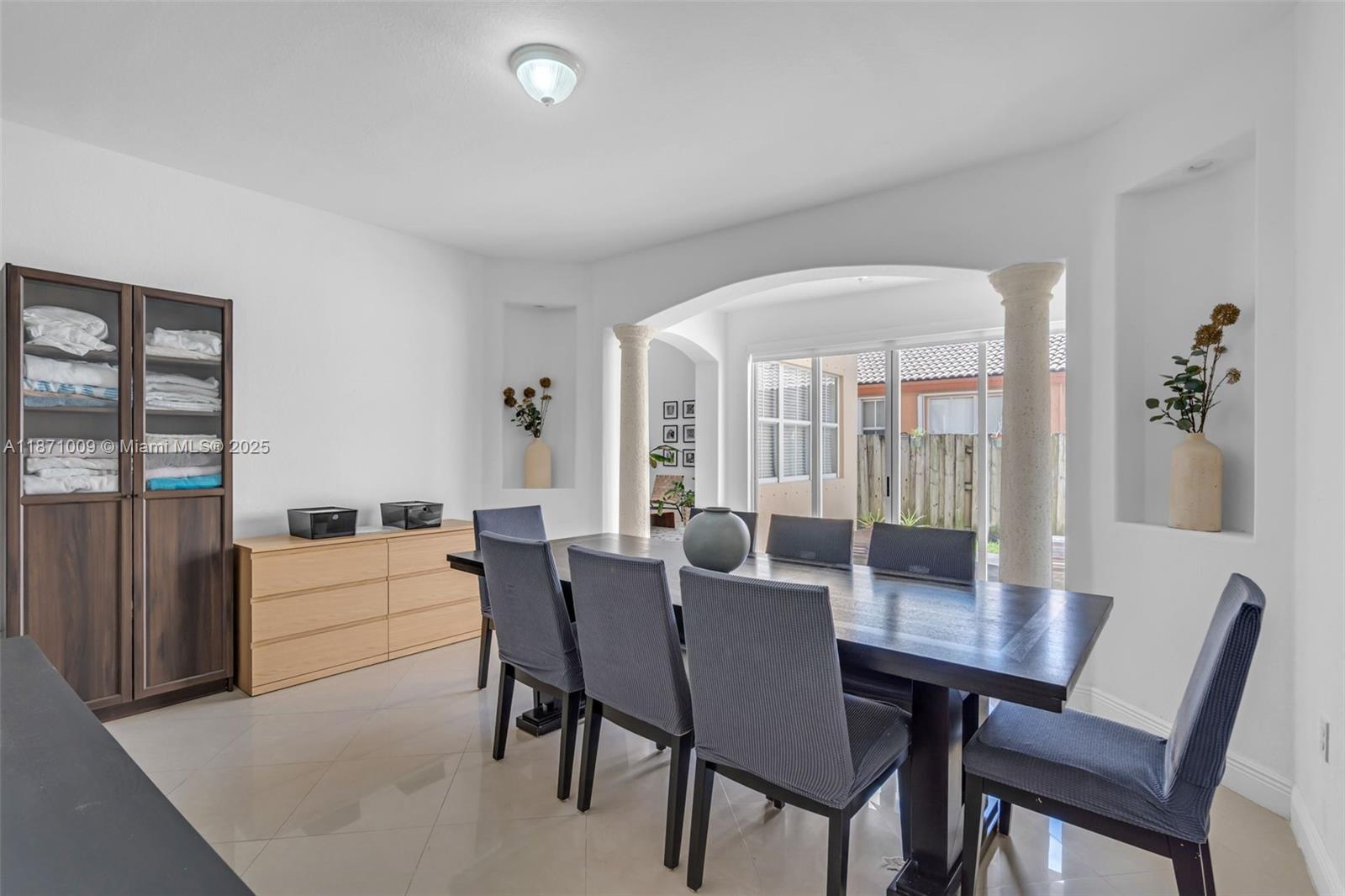 GALAPAGOS II - Residential