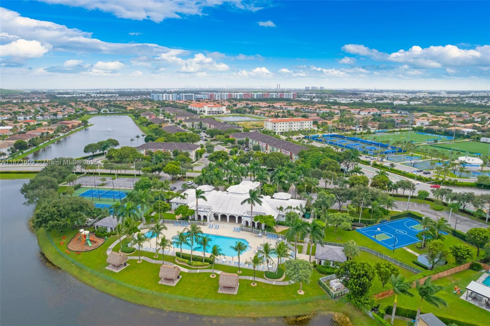 GALAPAGOS II - Residential