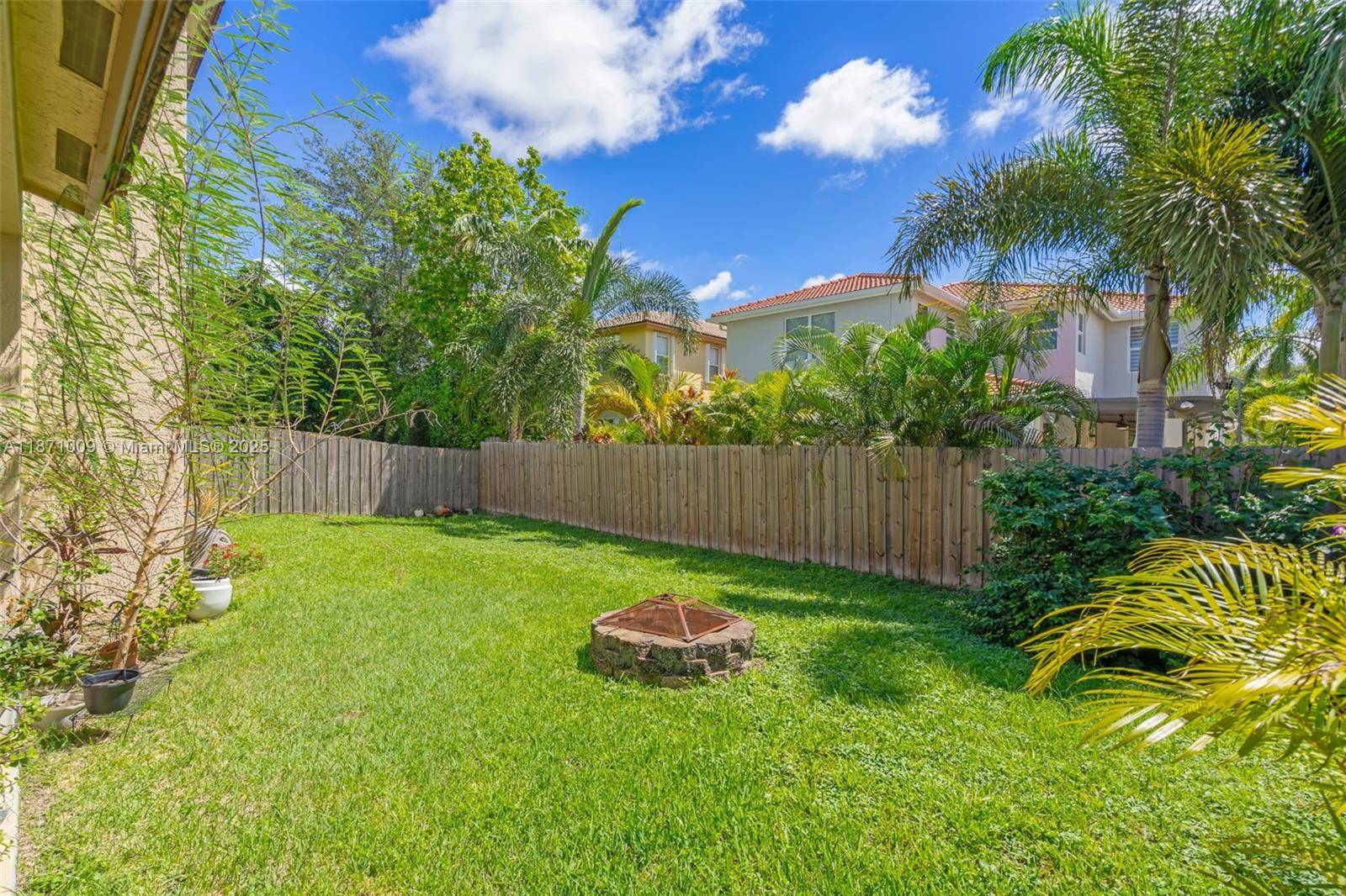 GALAPAGOS II - Residential