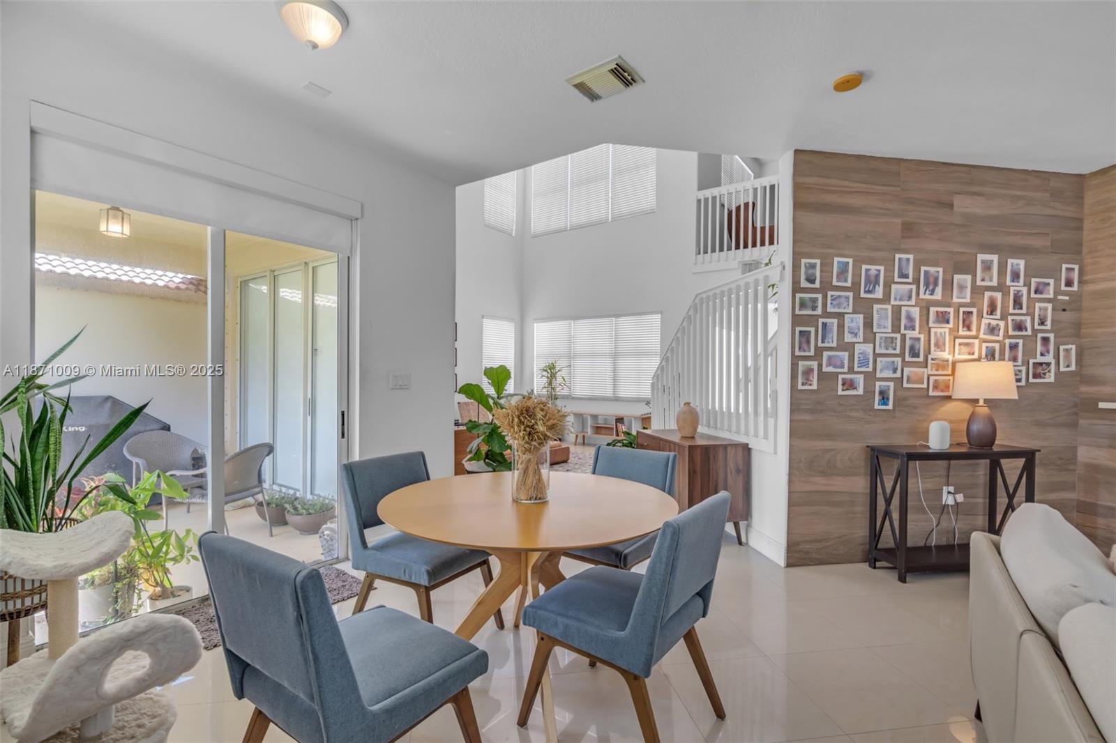 GALAPAGOS II - Residential