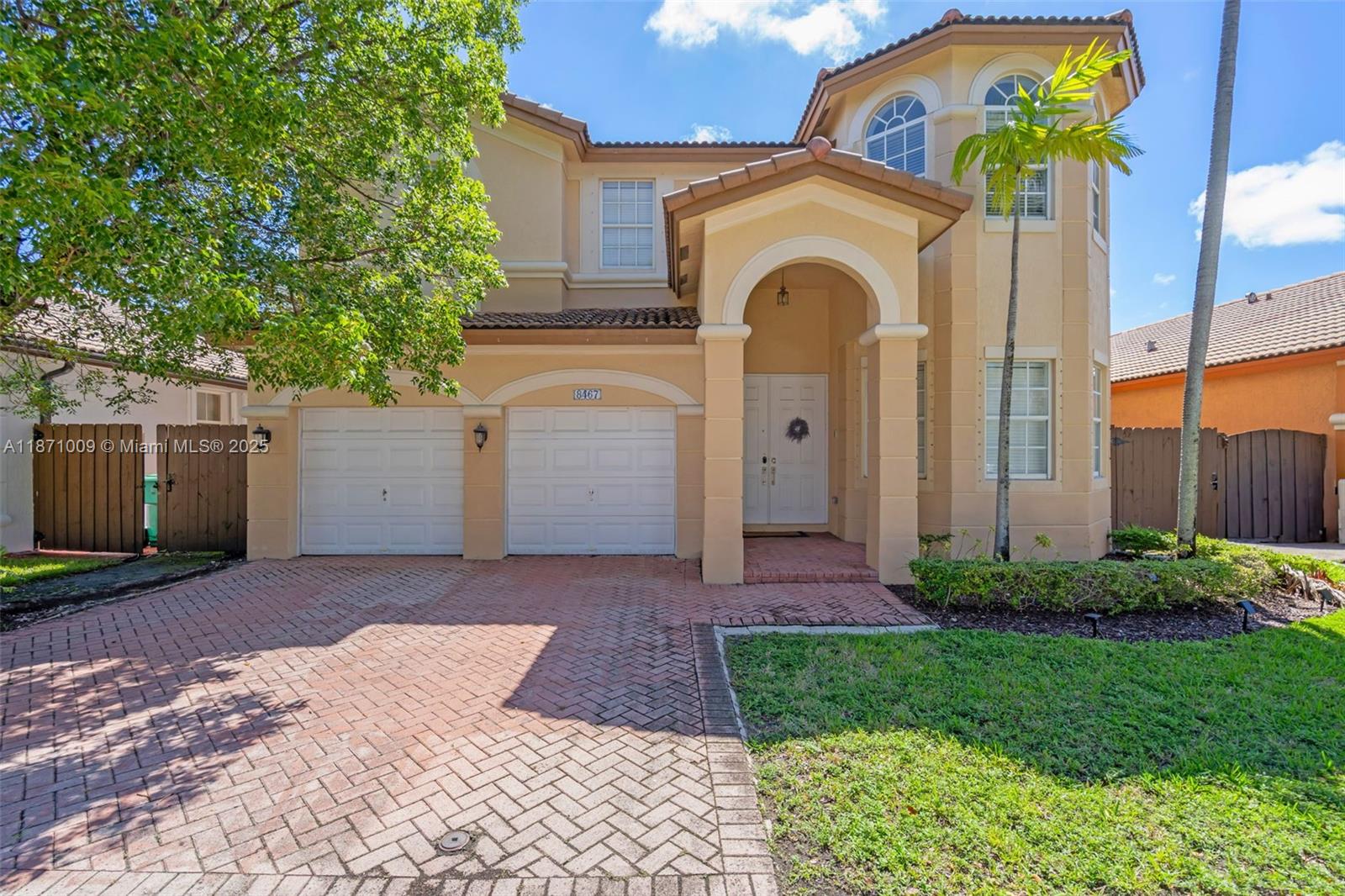 GALAPAGOS II - Residential