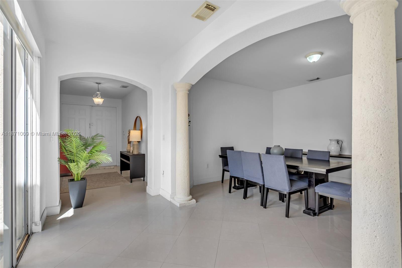 GALAPAGOS II - Residential