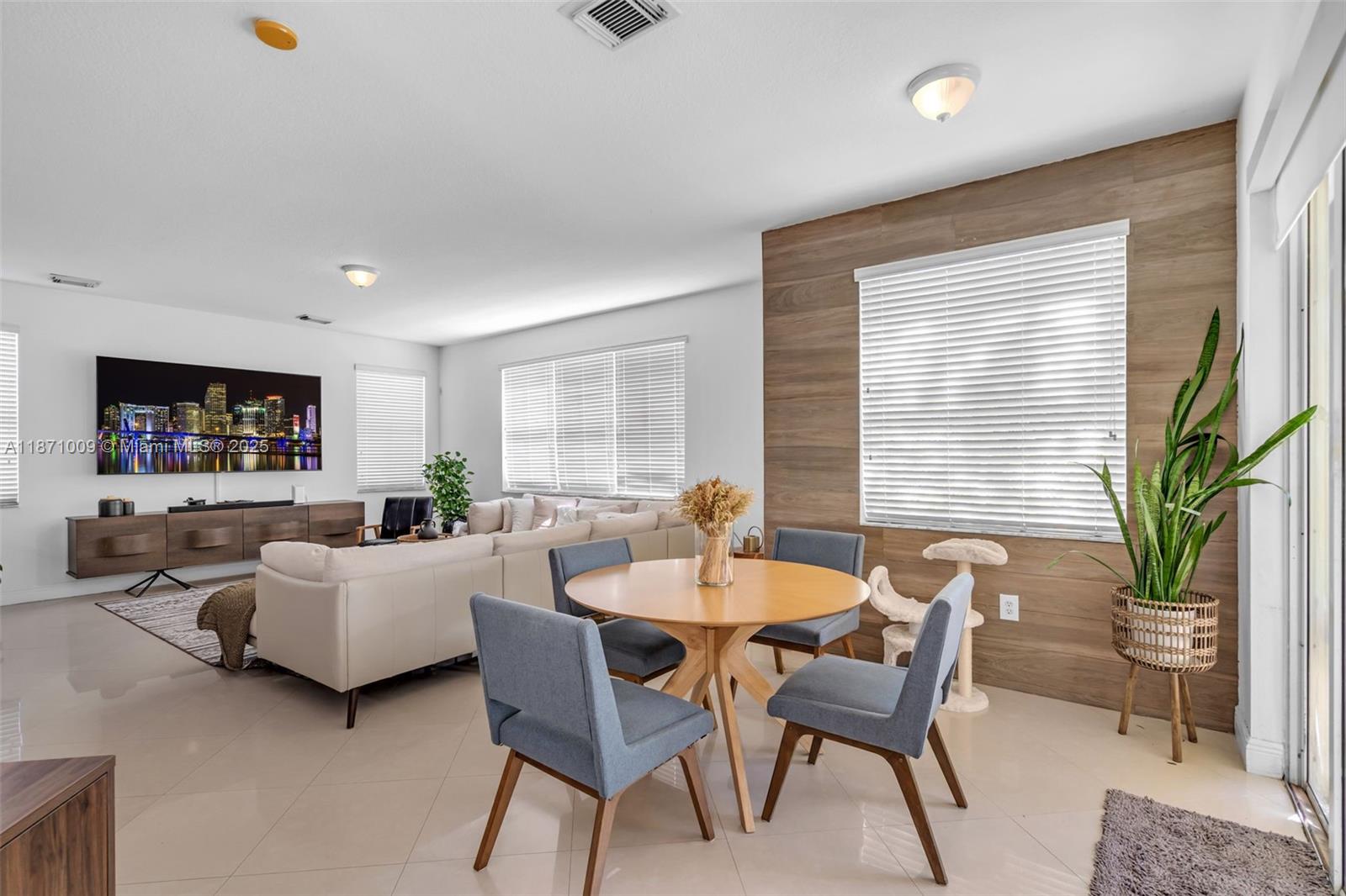 GALAPAGOS II - Residential