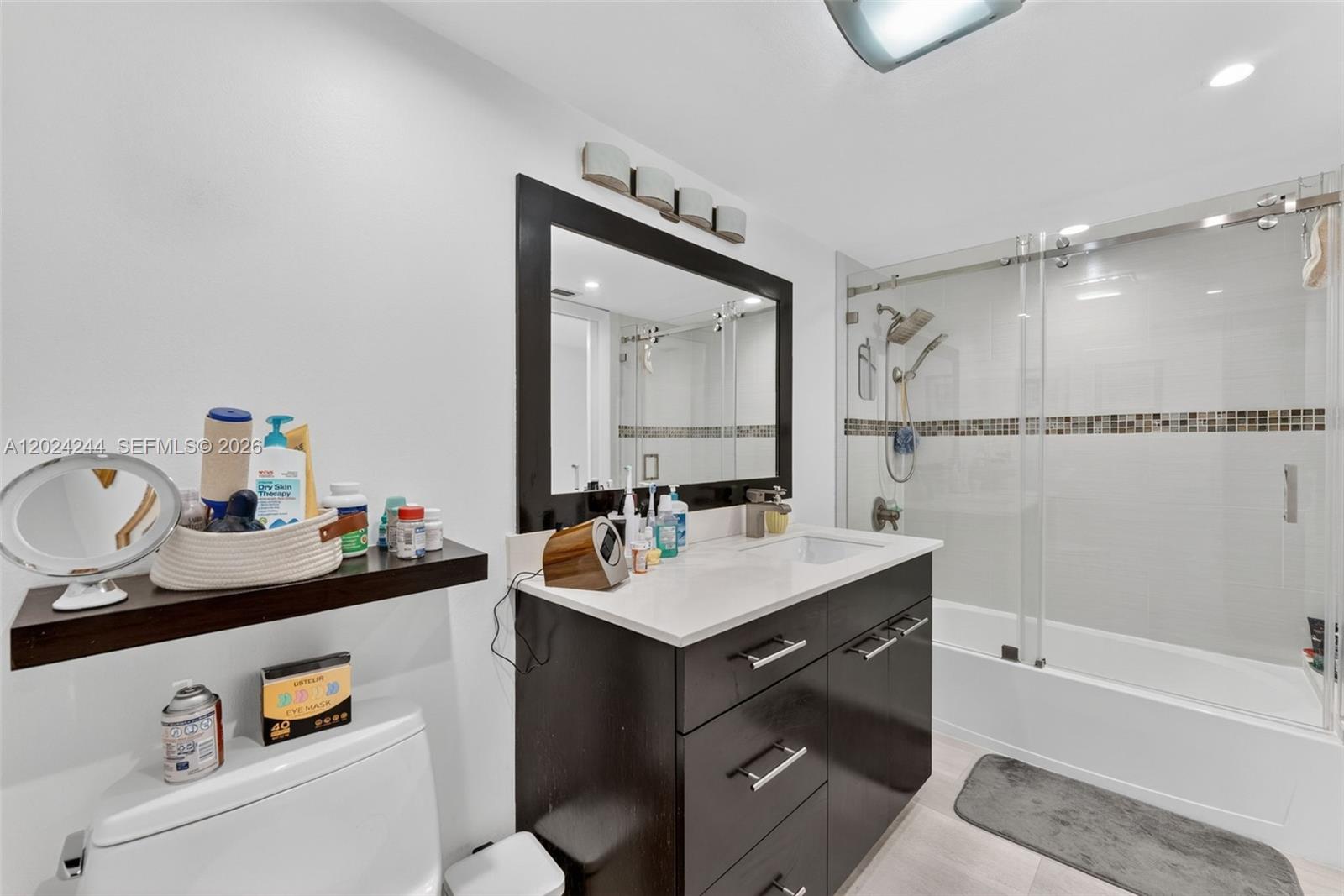 ANCHOR BAY CLUB CONDO - Residential