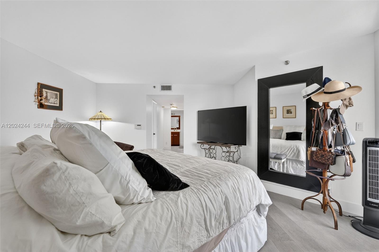 ANCHOR BAY CLUB CONDO - Residential