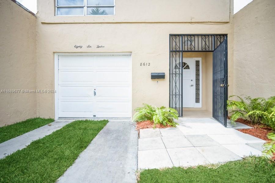SUNSET PARK TOWN HOUSES - Residential