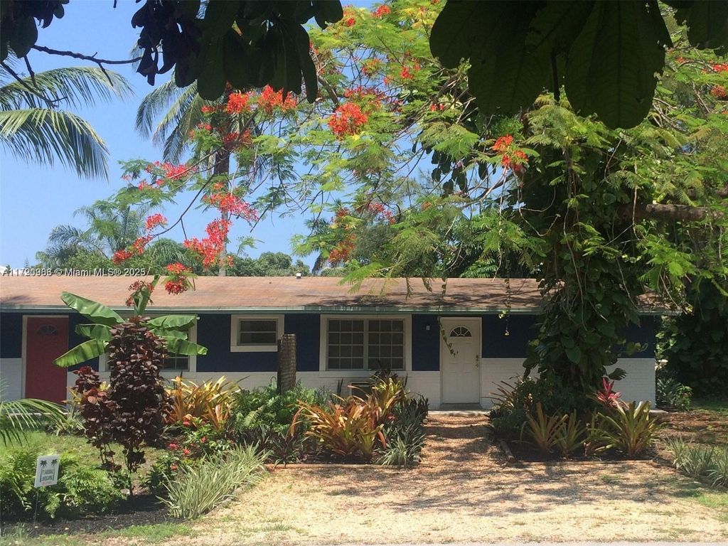 Photo of 212 SW 9th Ave #1-2, Fort Lauderdale, FL 33315 (MLS # A11720983)