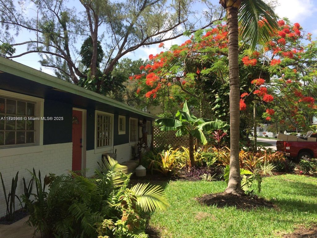 Photo of 212 SW 9th Ave #1-2, Fort Lauderdale, FL 33315 (MLS # A11720983)
