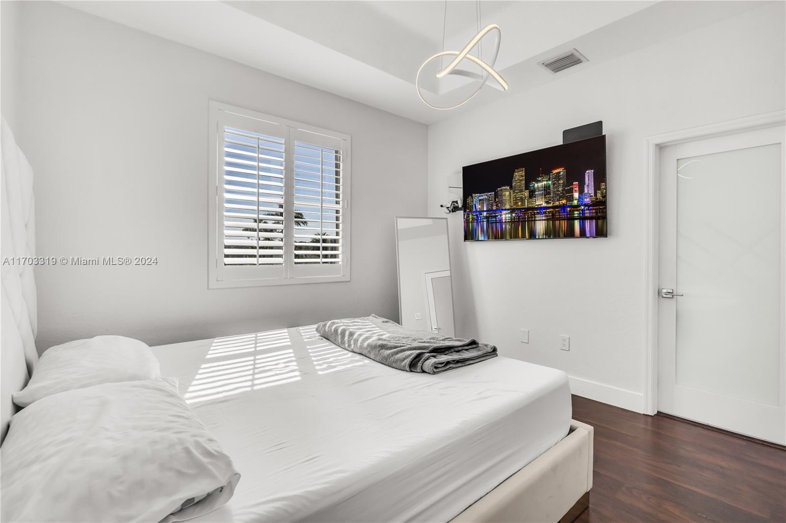 LAKES BY THE BAY GEE - Residential
