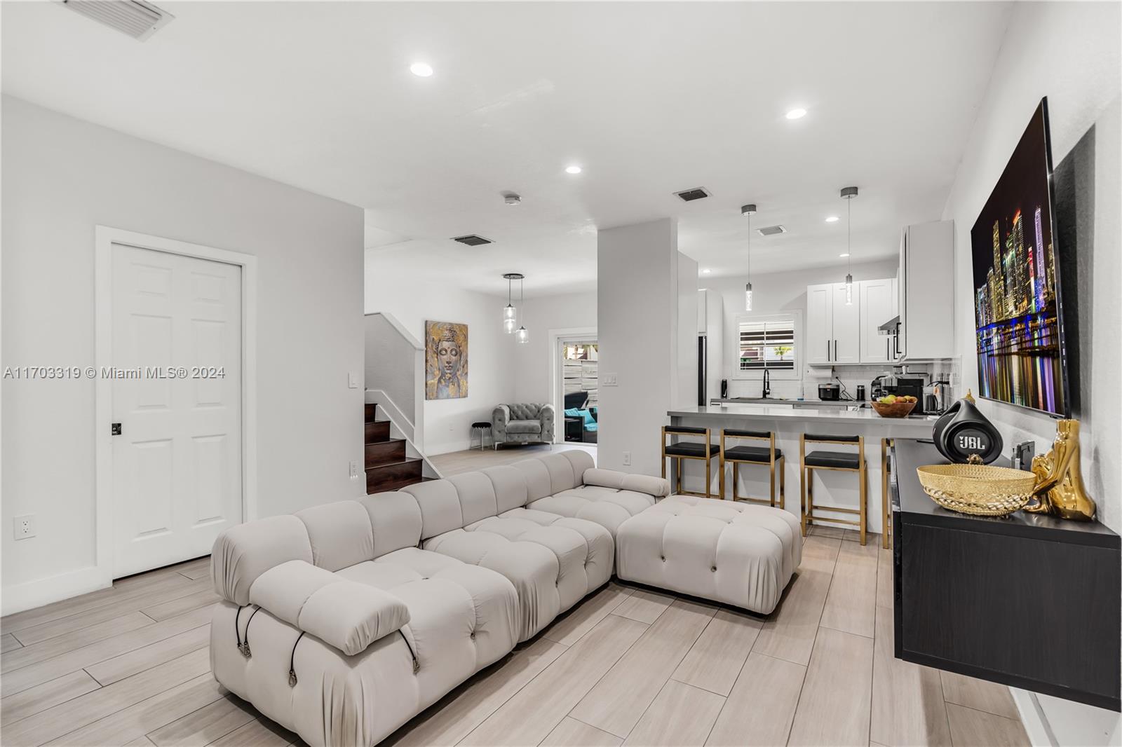 LAKES BY THE BAY GEE - Residential
