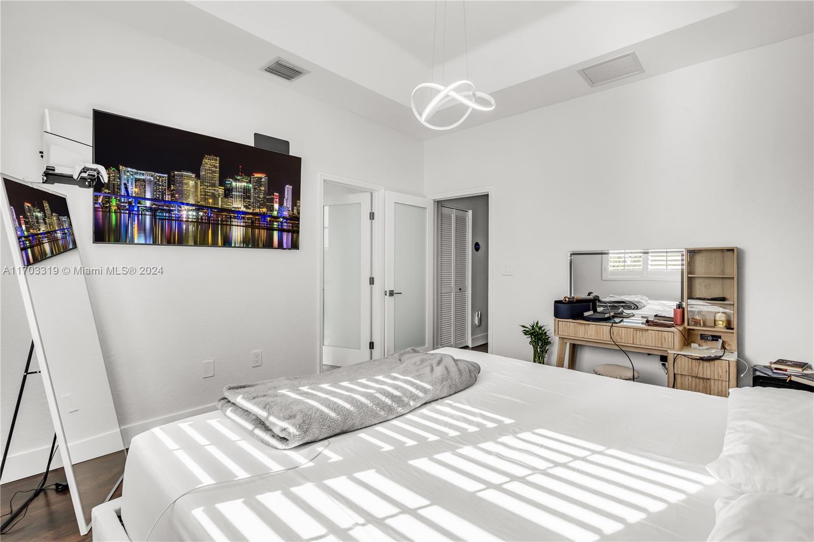 LAKES BY THE BAY GEE - Residential