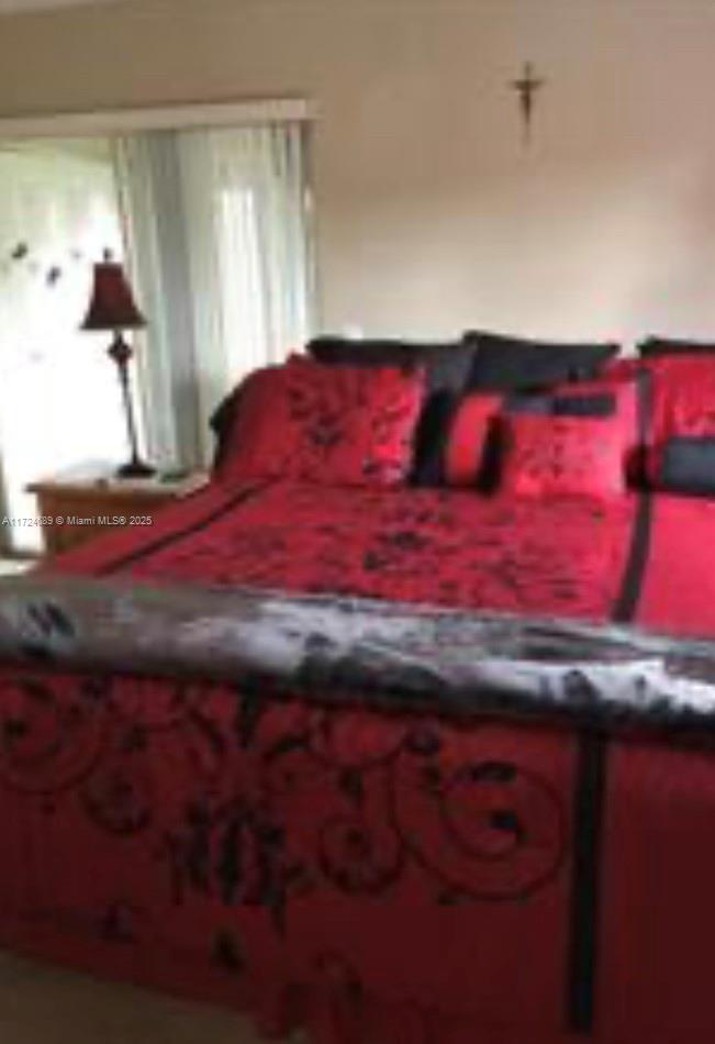 KINGS POINT SAXONY CONDOS - Residential