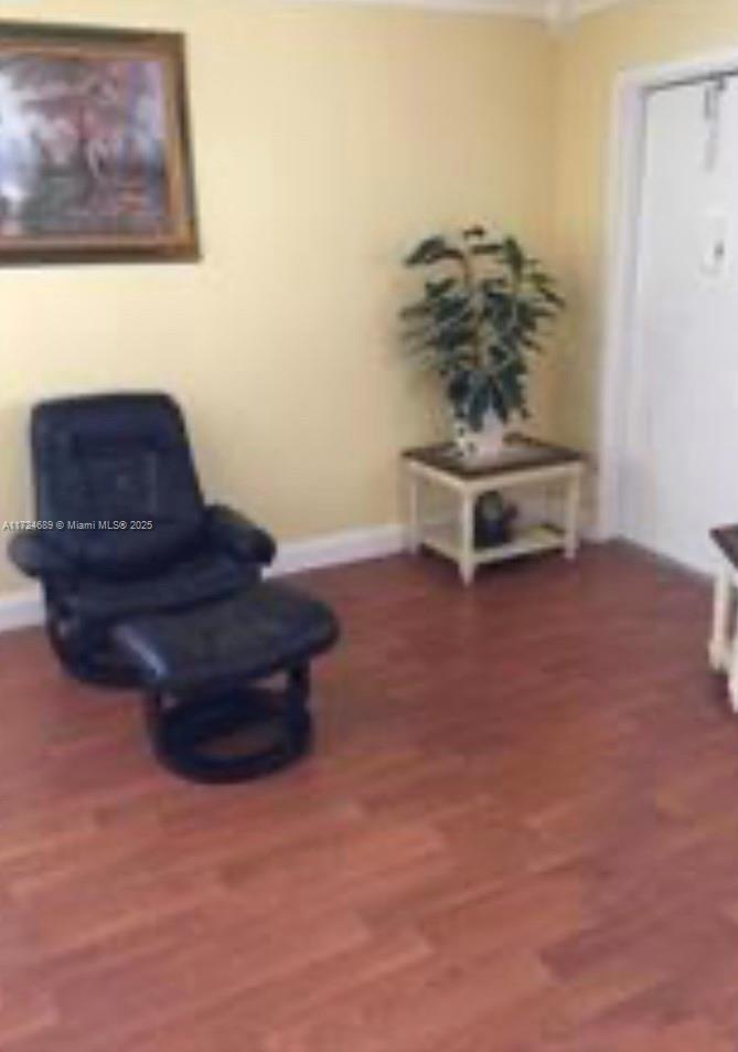 KINGS POINT SAXONY CONDOS - Residential