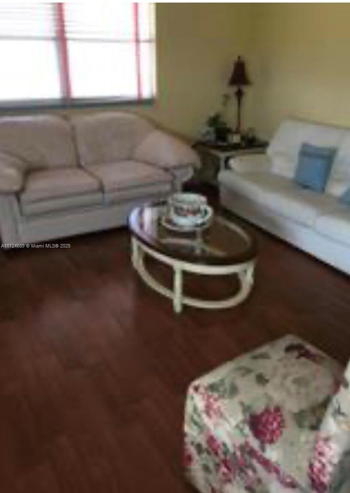 KINGS POINT SAXONY CONDOS - Residential