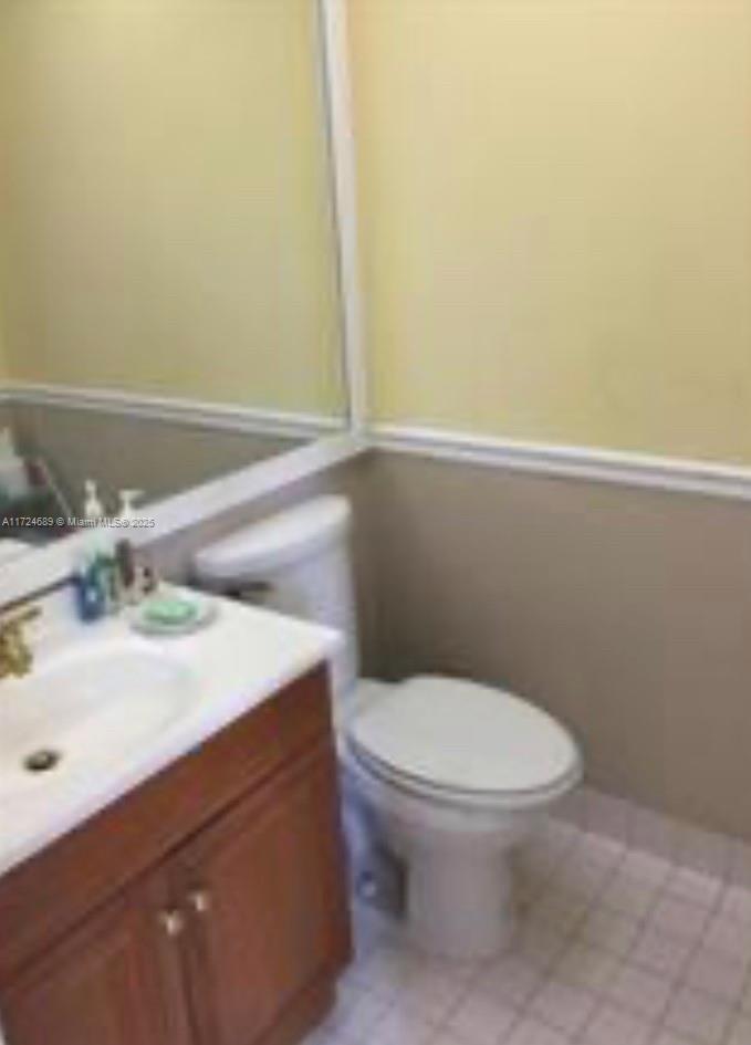 KINGS POINT SAXONY CONDOS - Residential