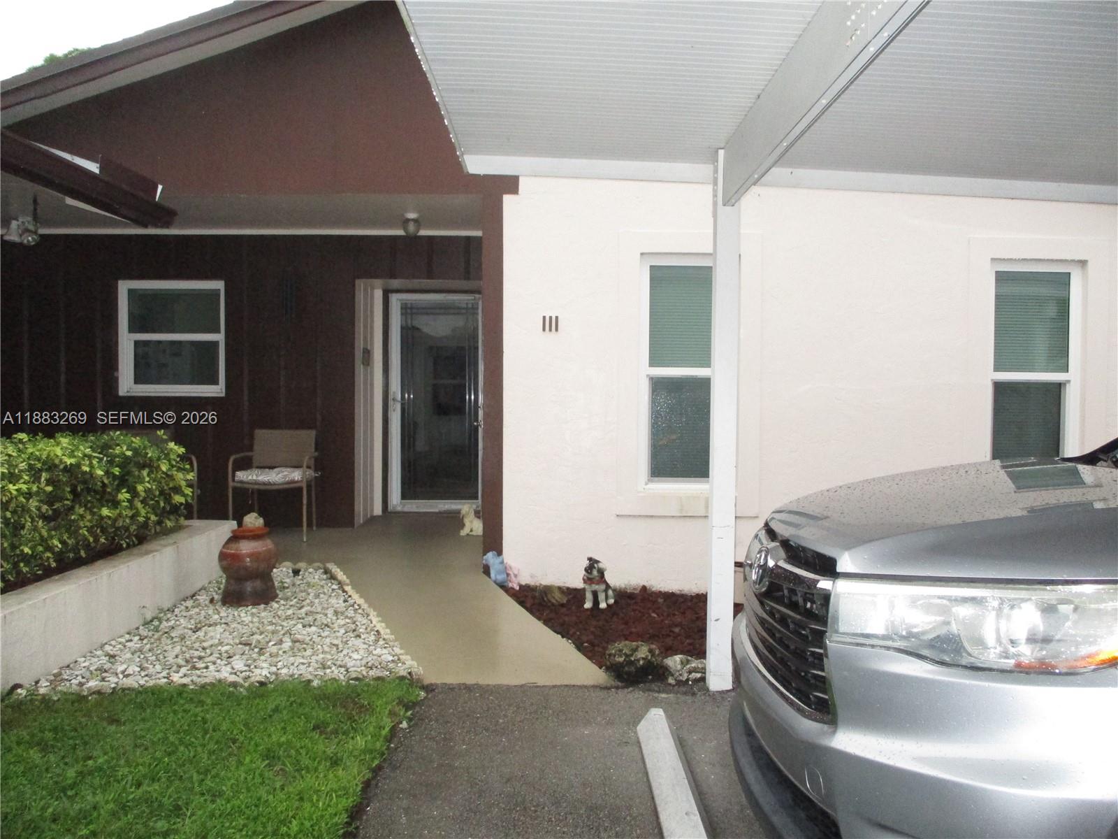 TWIN LAKES SOUTH & TOWN V - Residential