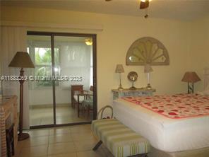 TWIN LAKES SOUTH & TOWN V - Residential