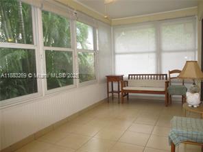 TWIN LAKES SOUTH & TOWN V - Residential