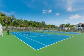 TWIN LAKES SOUTH & TOWN V - Residential