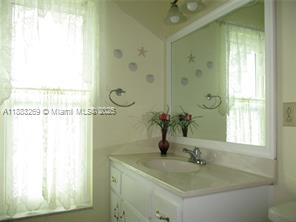 TWIN LAKES SOUTH & TOWN V - Residential