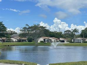 TWIN LAKES SOUTH & TOWN V - Residential