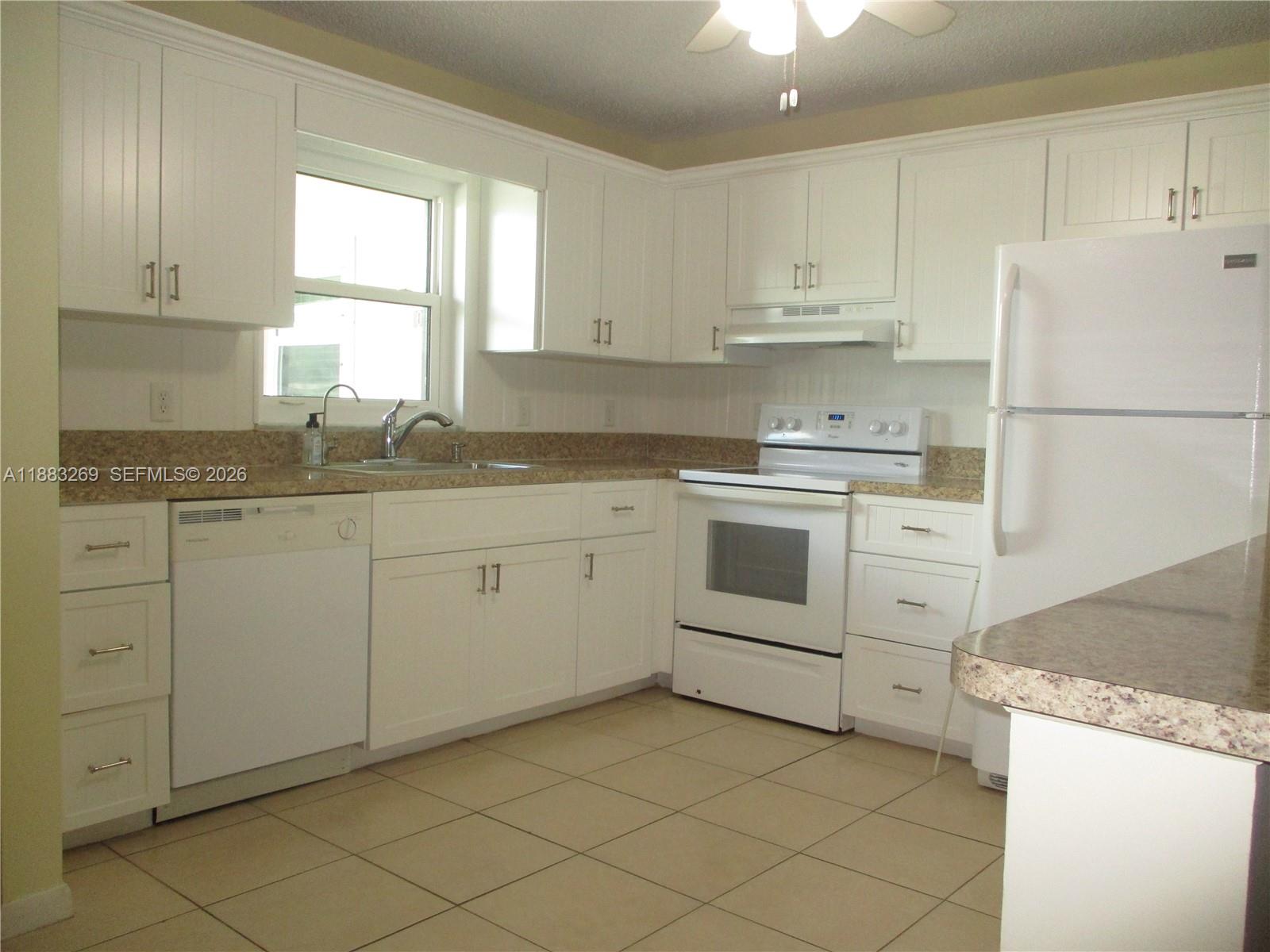 TWIN LAKES SOUTH & TOWN V - Residential