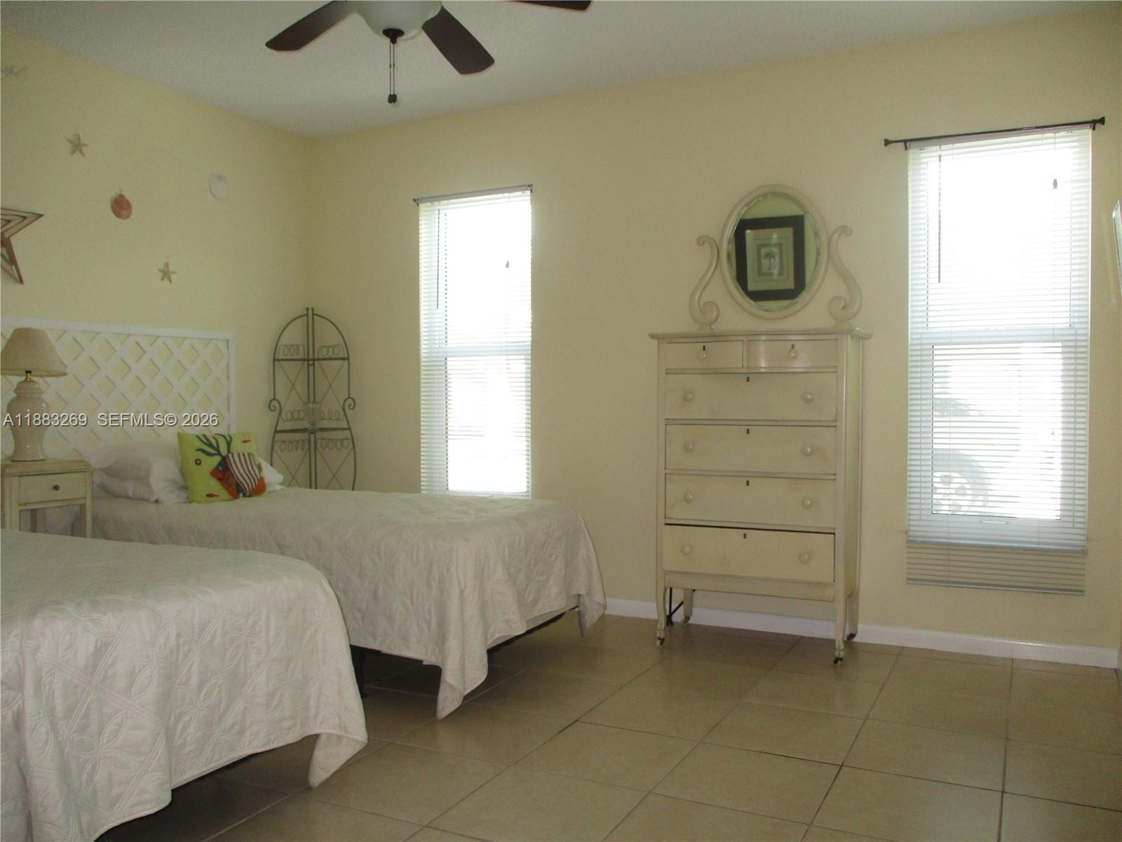 TWIN LAKES SOUTH & TOWN V - Residential