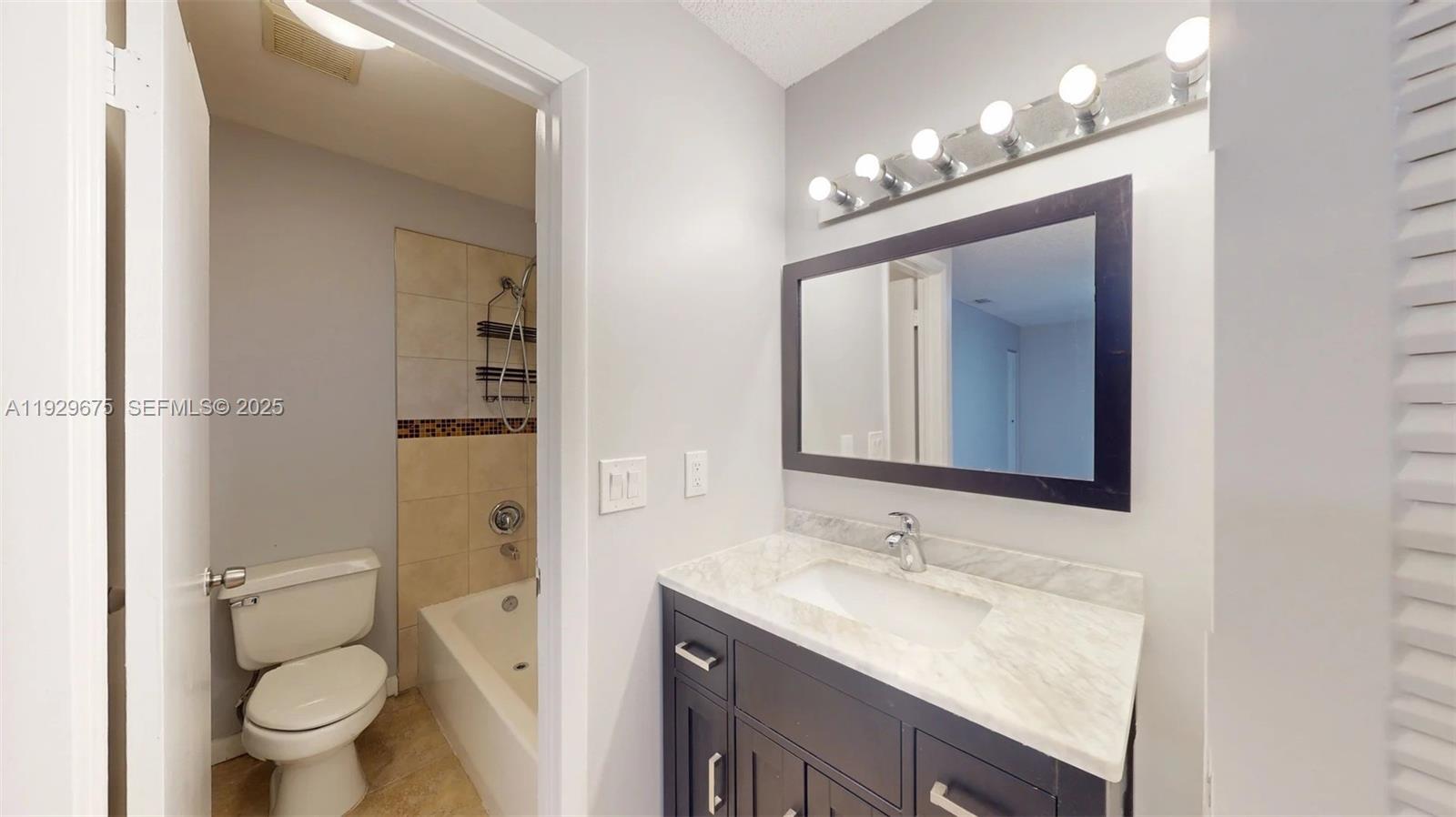 FLAMINGO GARDENS - Residential Lease