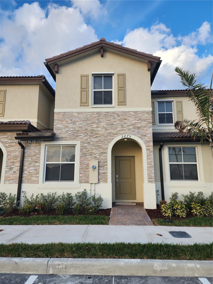 Rental Property at 2675 Se 28th Drive, Homestead, Miami-Dade County, Florida - Bedrooms: 3 
Bathrooms: 3  - $2,450 MO.