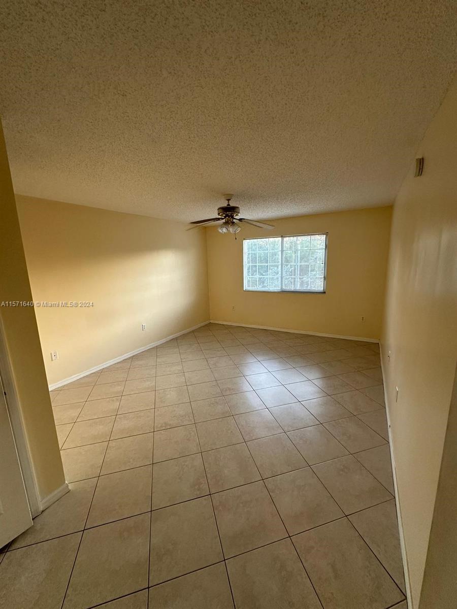 5021 Wiles Rd 305