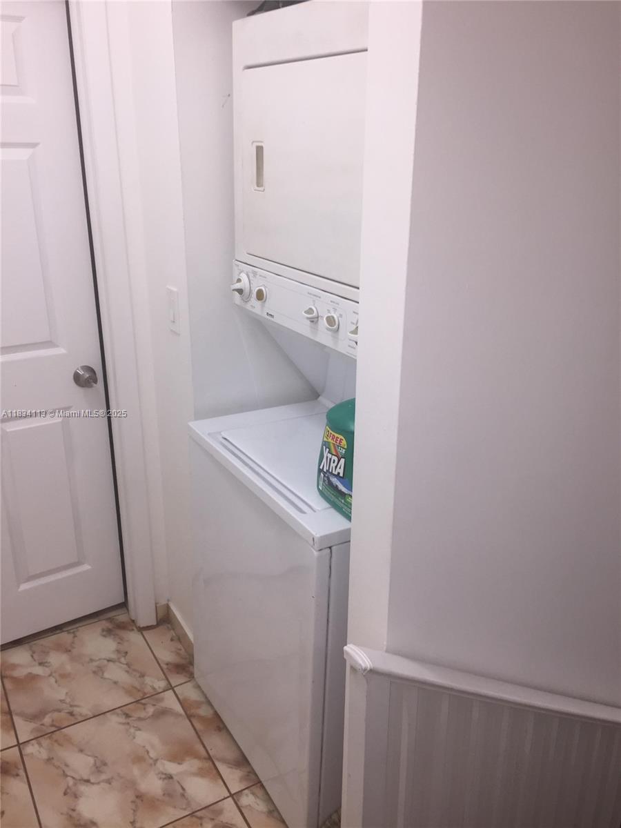 16700 CONDO - Residential