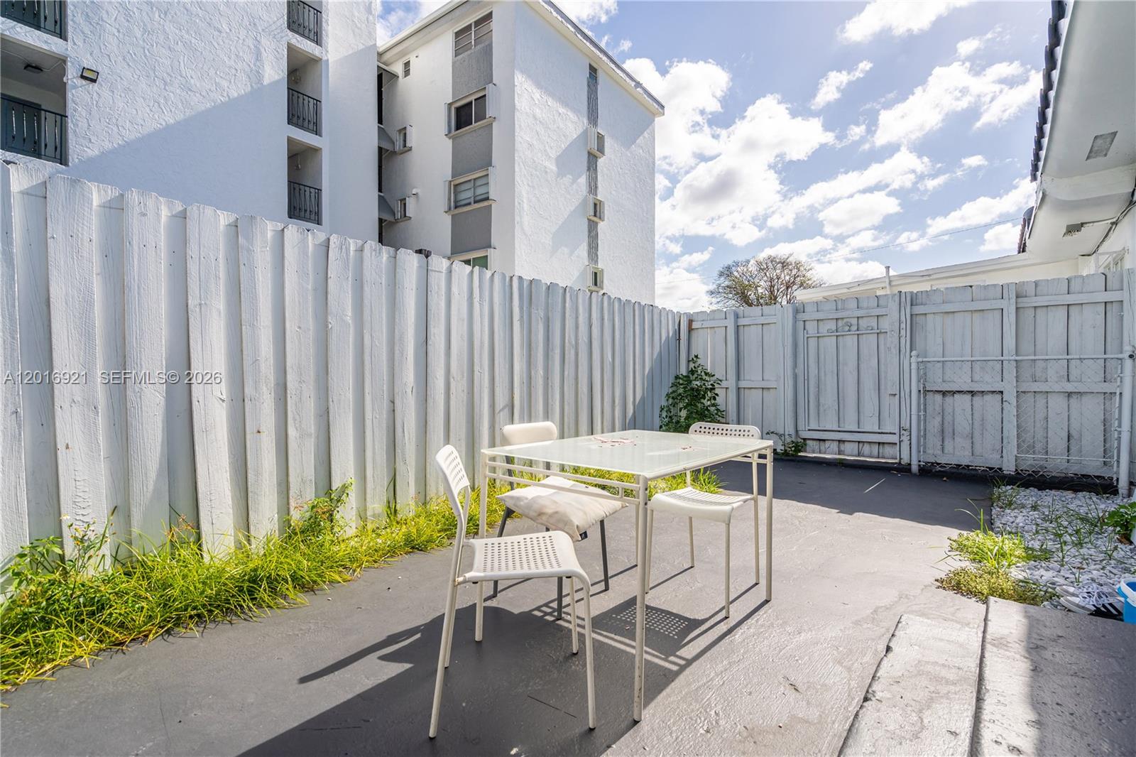 BEACON MANOR - Residential Lease