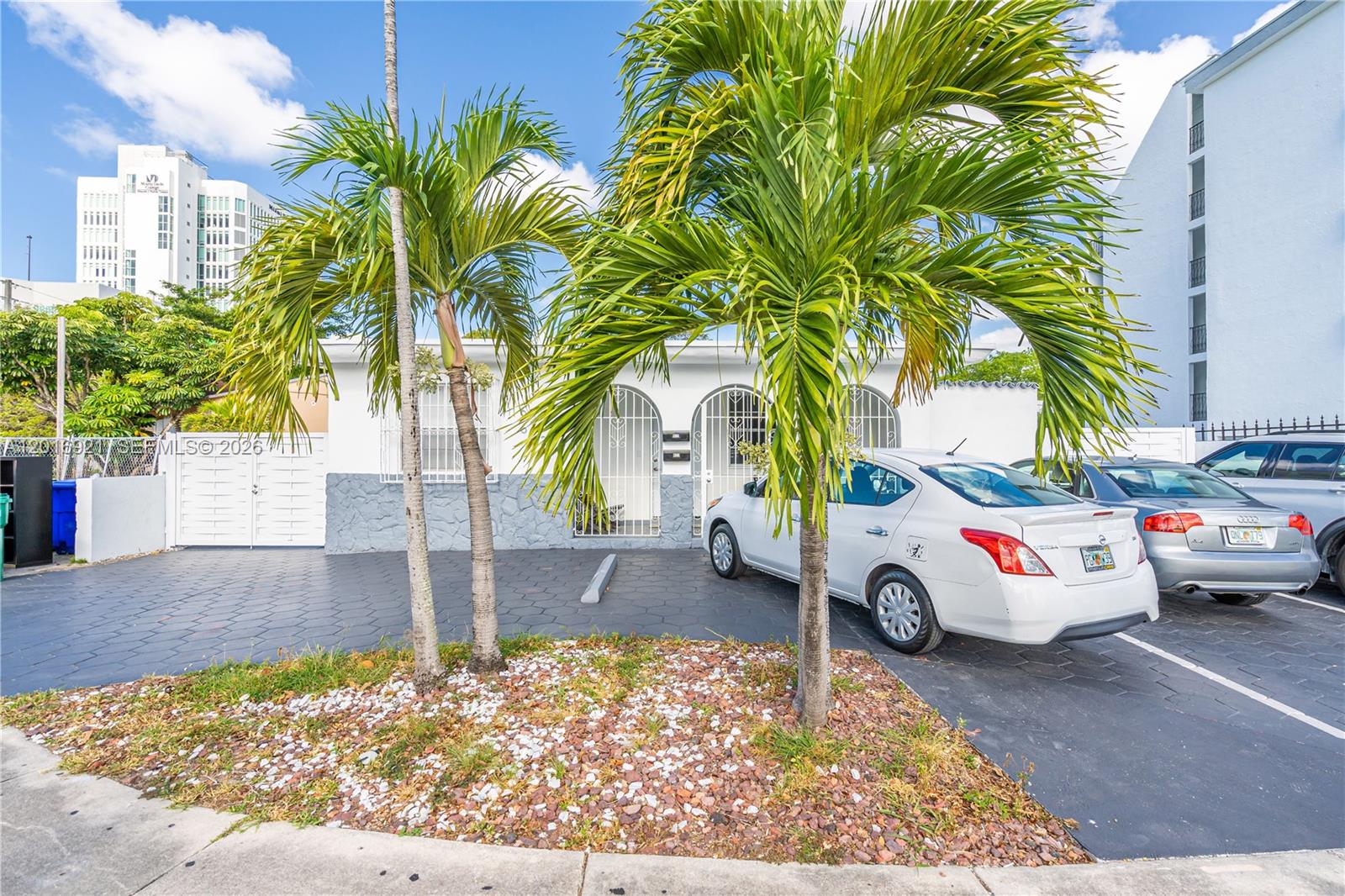 BEACON MANOR - Residential Lease