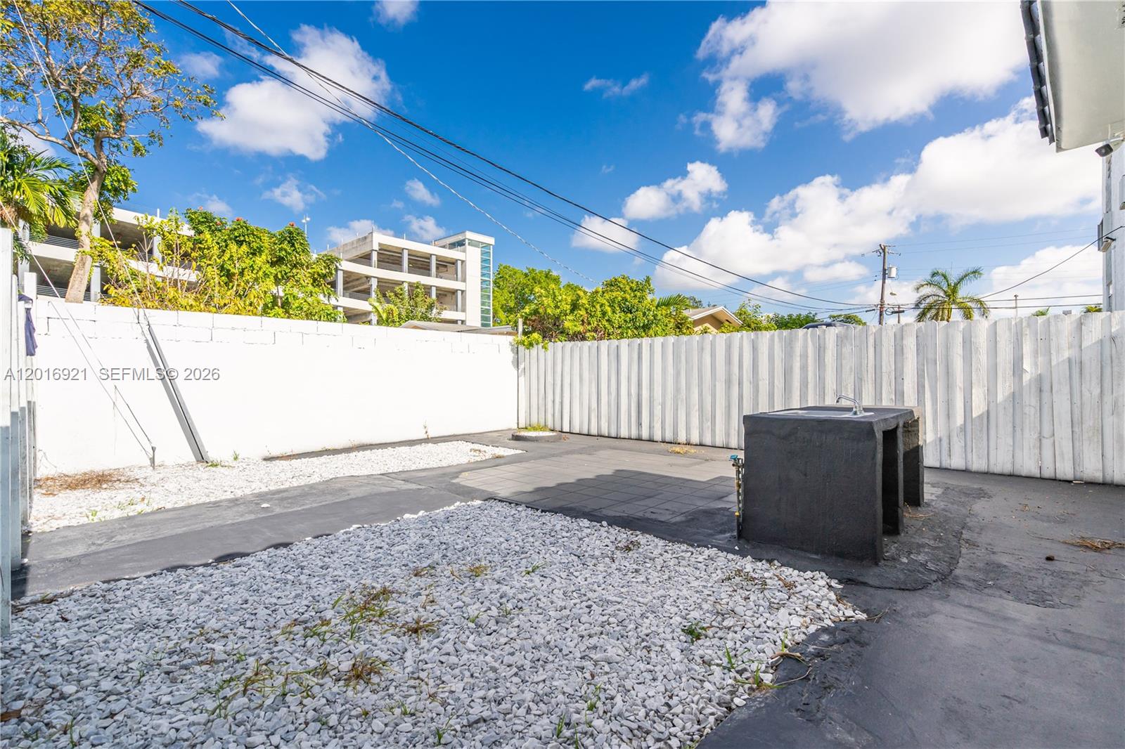 BEACON MANOR - Residential Lease