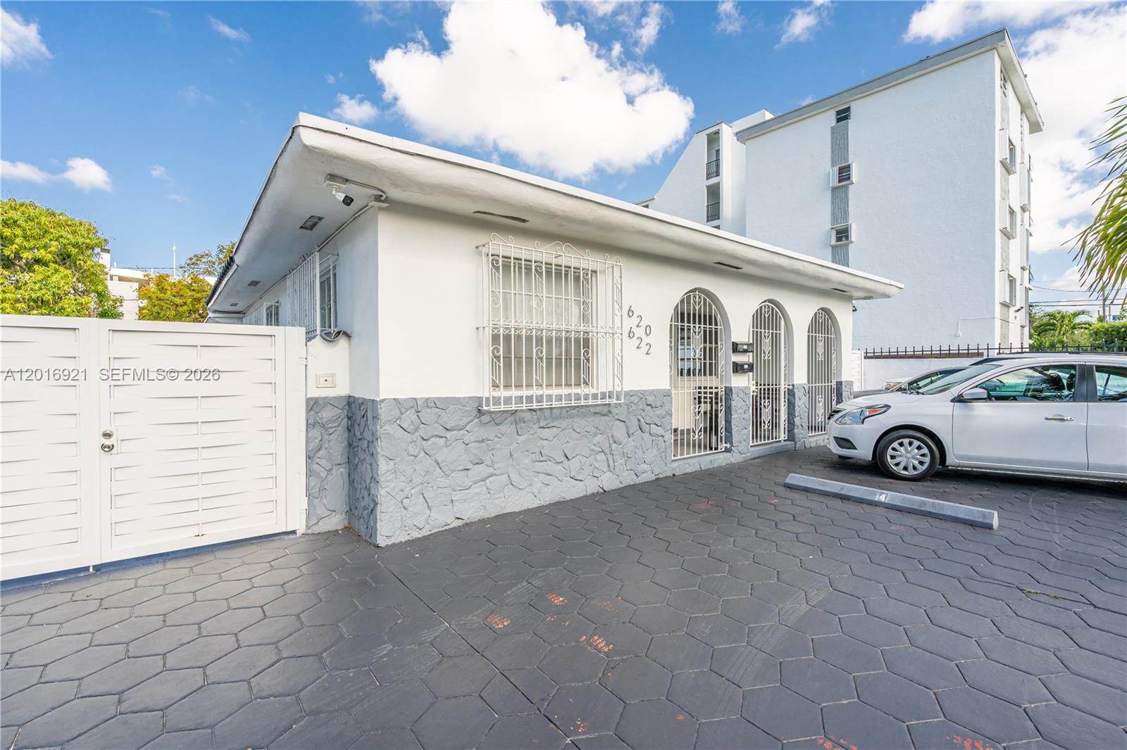 BEACON MANOR - Residential Lease