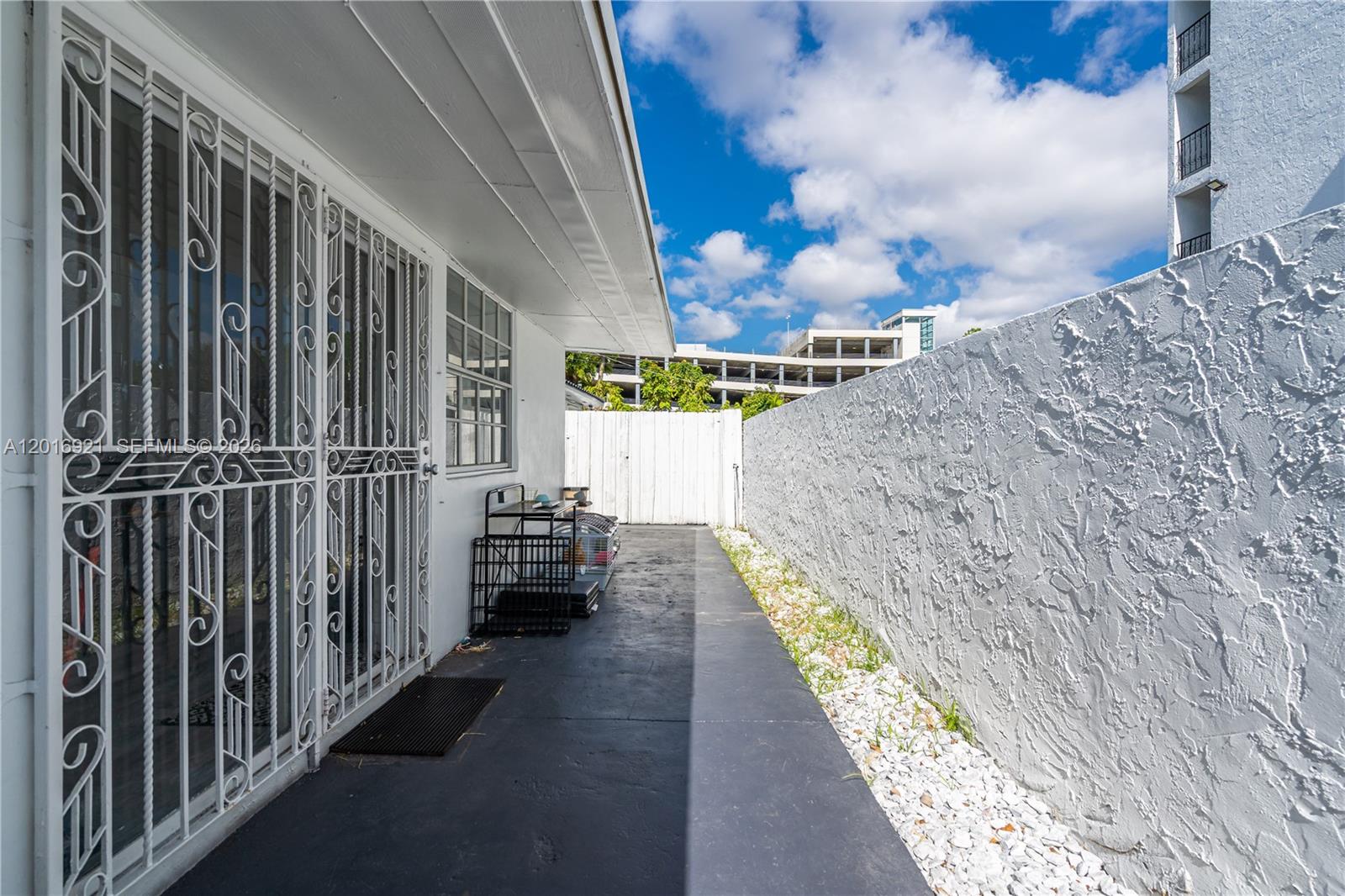 BEACON MANOR - Residential Lease