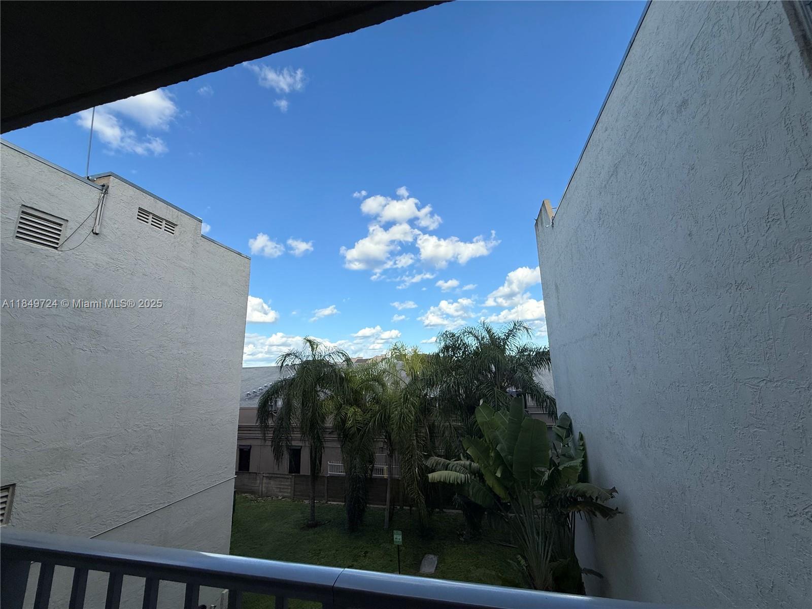 THE BERKELEY CONDO - Residential